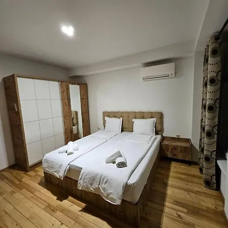 Διαμέρισμα Center 3 *